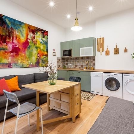 Industrial Style Appartment With Ac Steps To Gozsdu Budapest Exterior foto