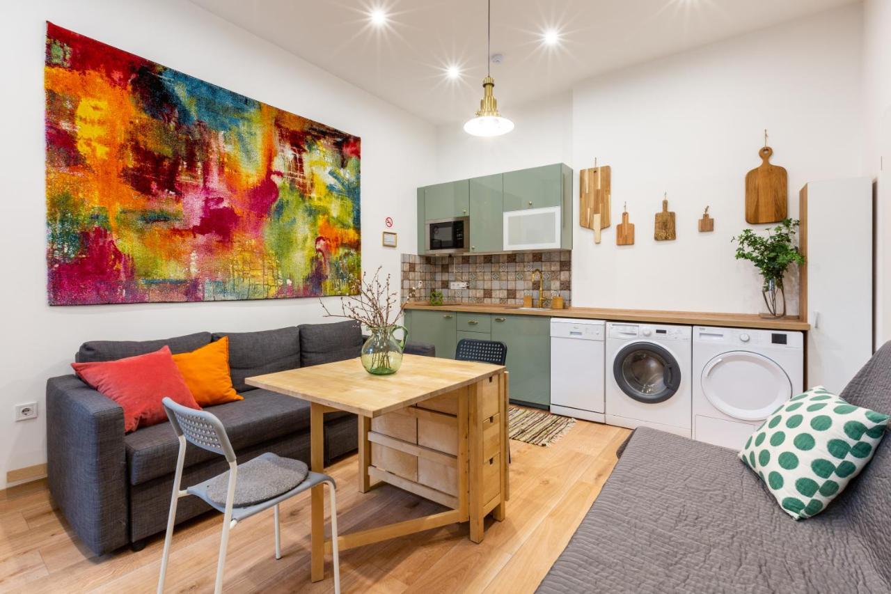 Industrial Style Appartment With Ac Steps To Gozsdu Budapest Exterior foto