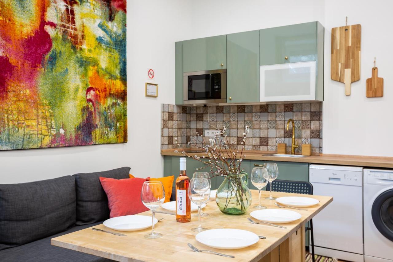 Industrial Style Appartment With Ac Steps To Gozsdu Budapest Exterior foto
